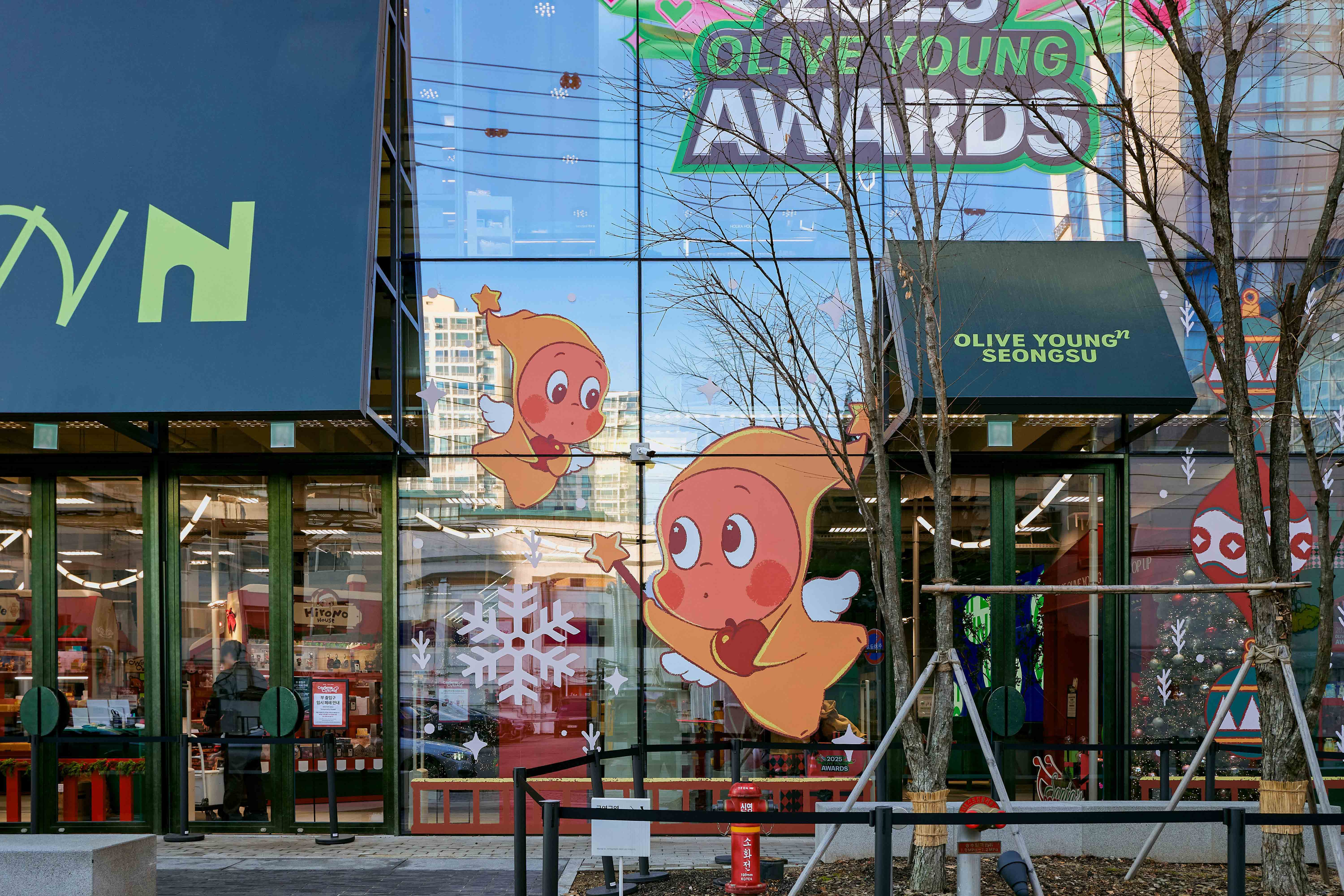 POP-MART-WINTER-VILLAGE-POP-UP-STORE image 10