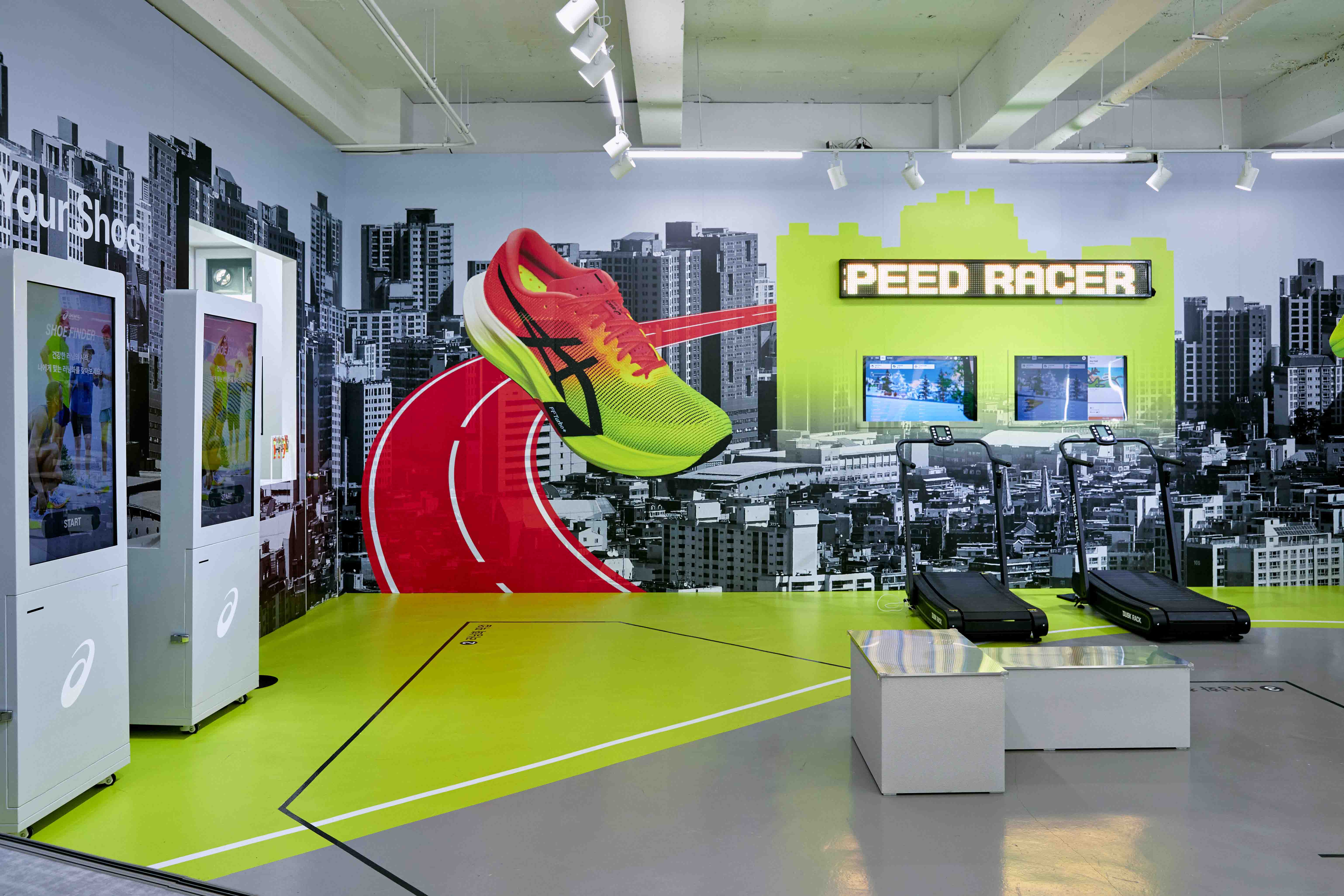 asics-pop-up-store-day-of-city image 7