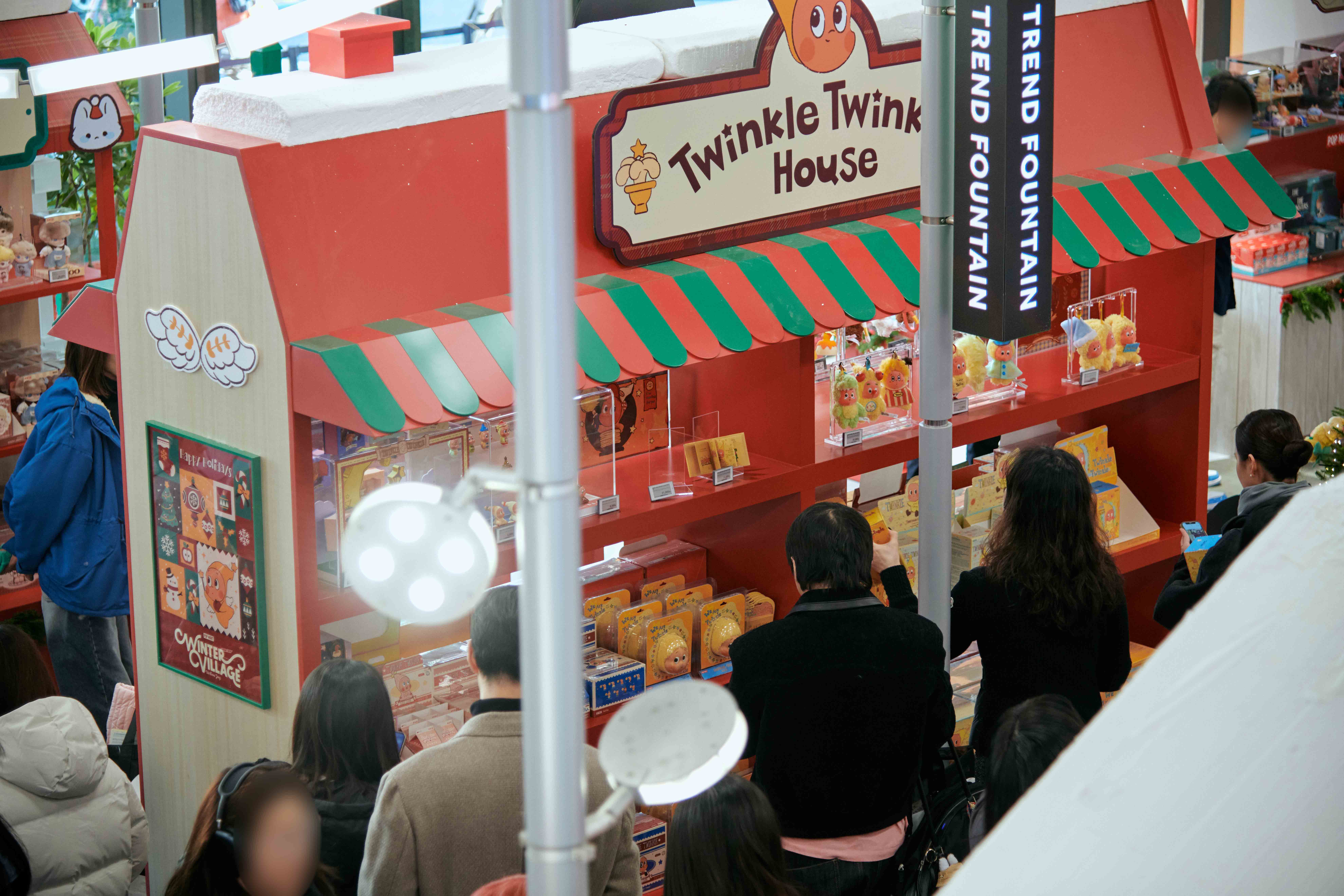 POP-MART-WINTER-VILLAGE-POP-UP-STORE-1 image 8