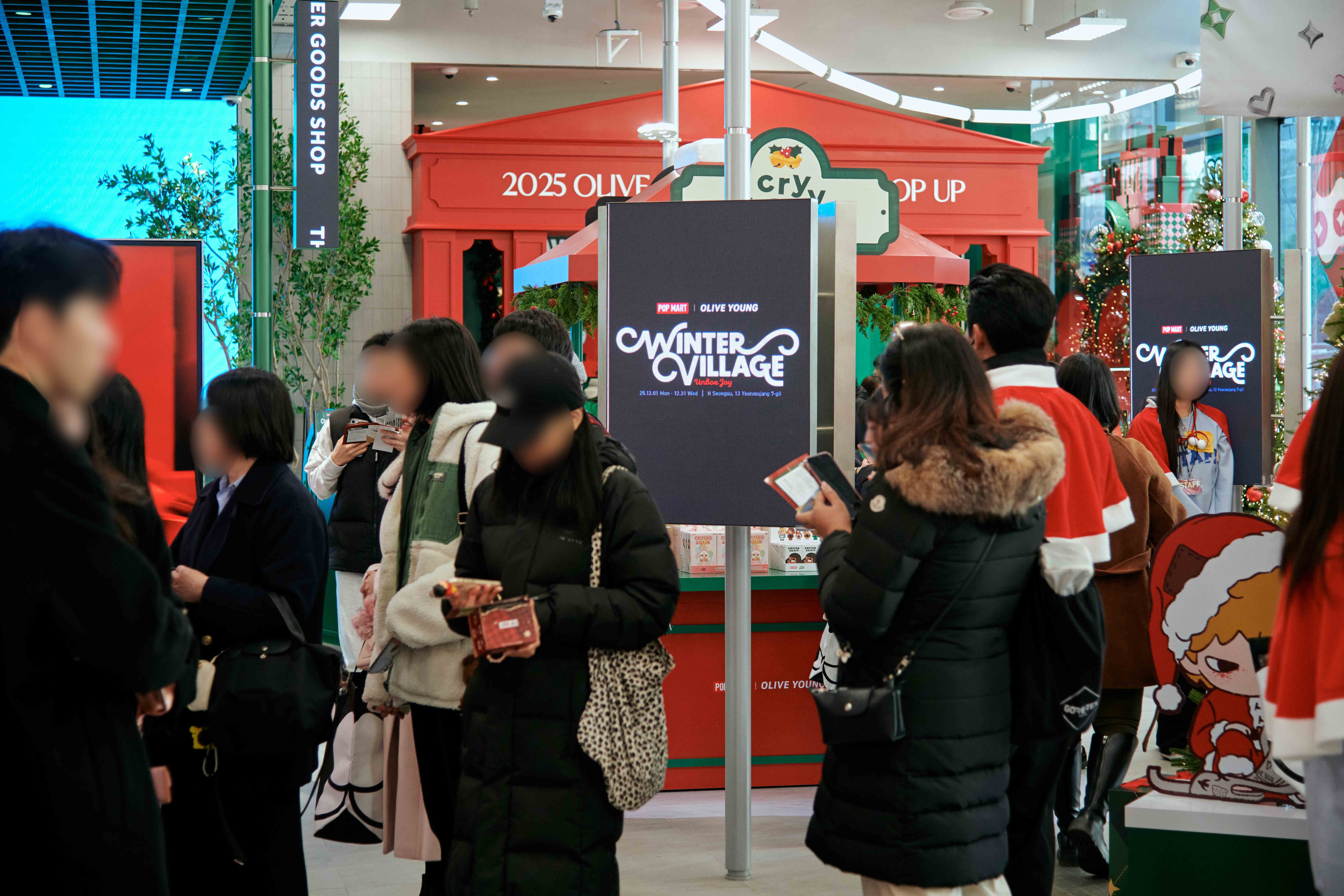 POP-MART-WINTER-VILLAGE-POP-UP-STORE-1 image 9