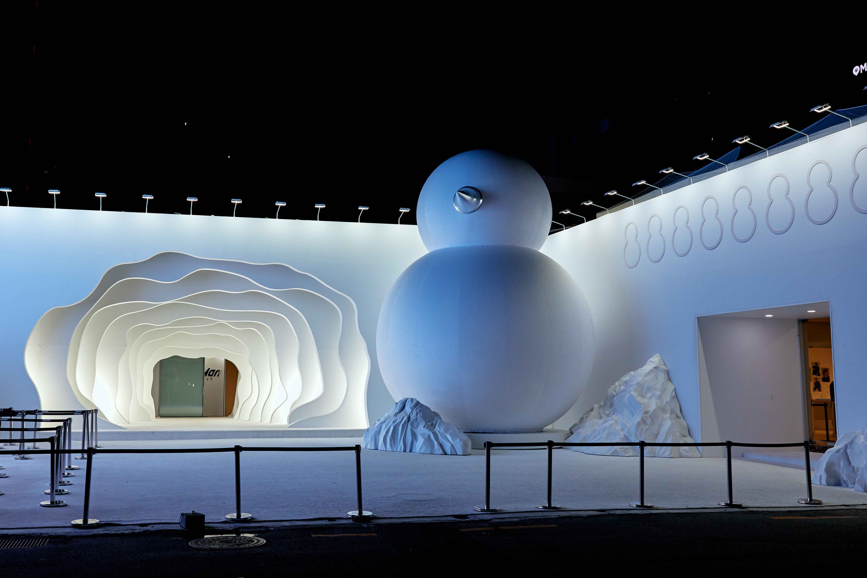 SNOWMAN 1ST POP-UP