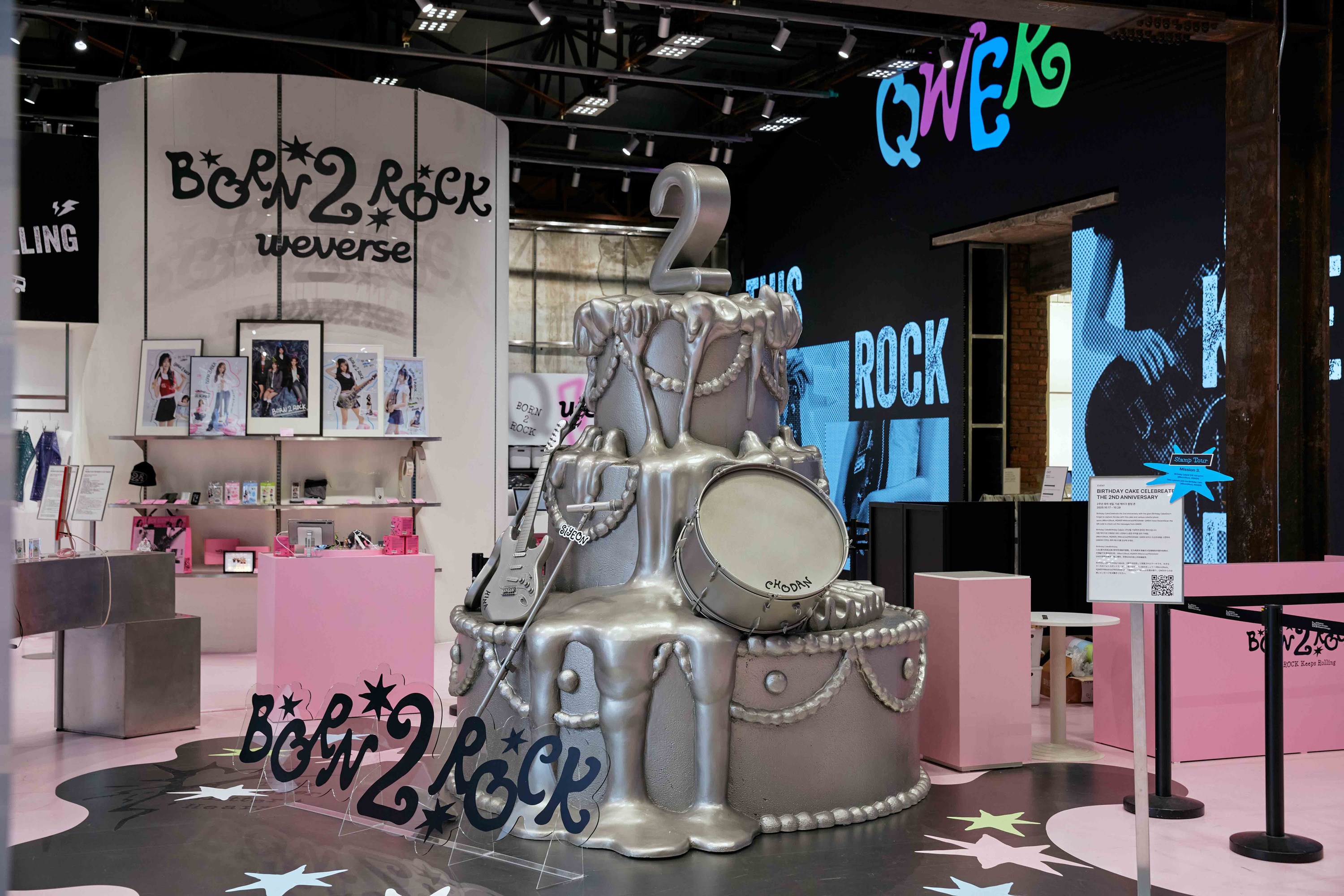 "Born 2 Rock" QWER 2ND ANNIVERSARY POP-UP STORE