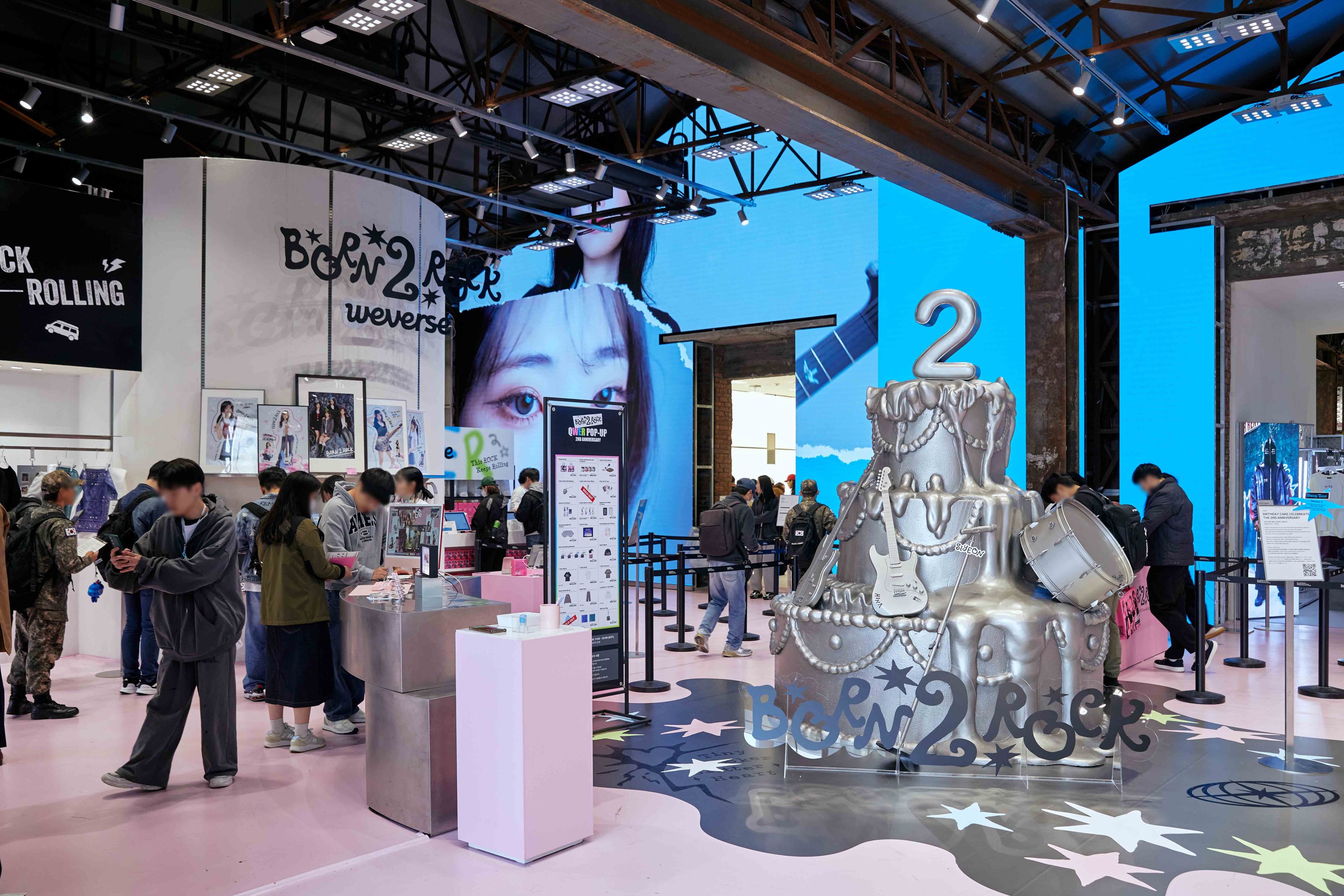 “Born 2 Rock” QWER 2ND ANNIVERSARY POP-UP STORE