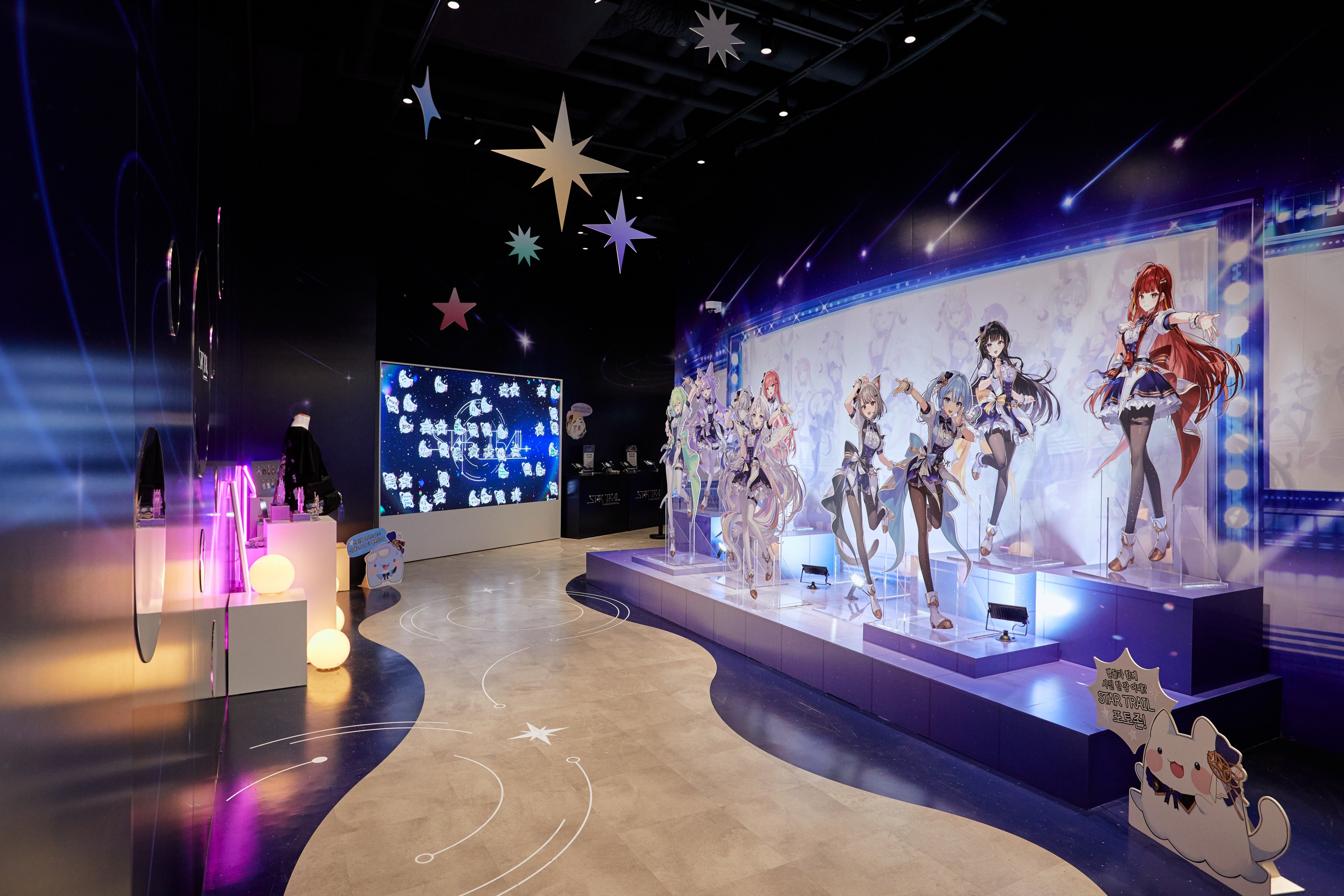 FANDING X FANBASE HONGDAE IP POPUP STORE 