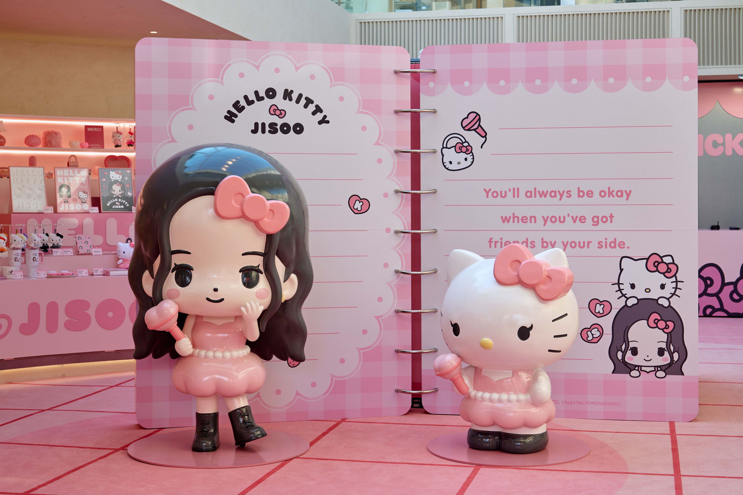 HELLO KITTY X JISOO POP-UP STORE | 「交換日記」をテーマに表現した