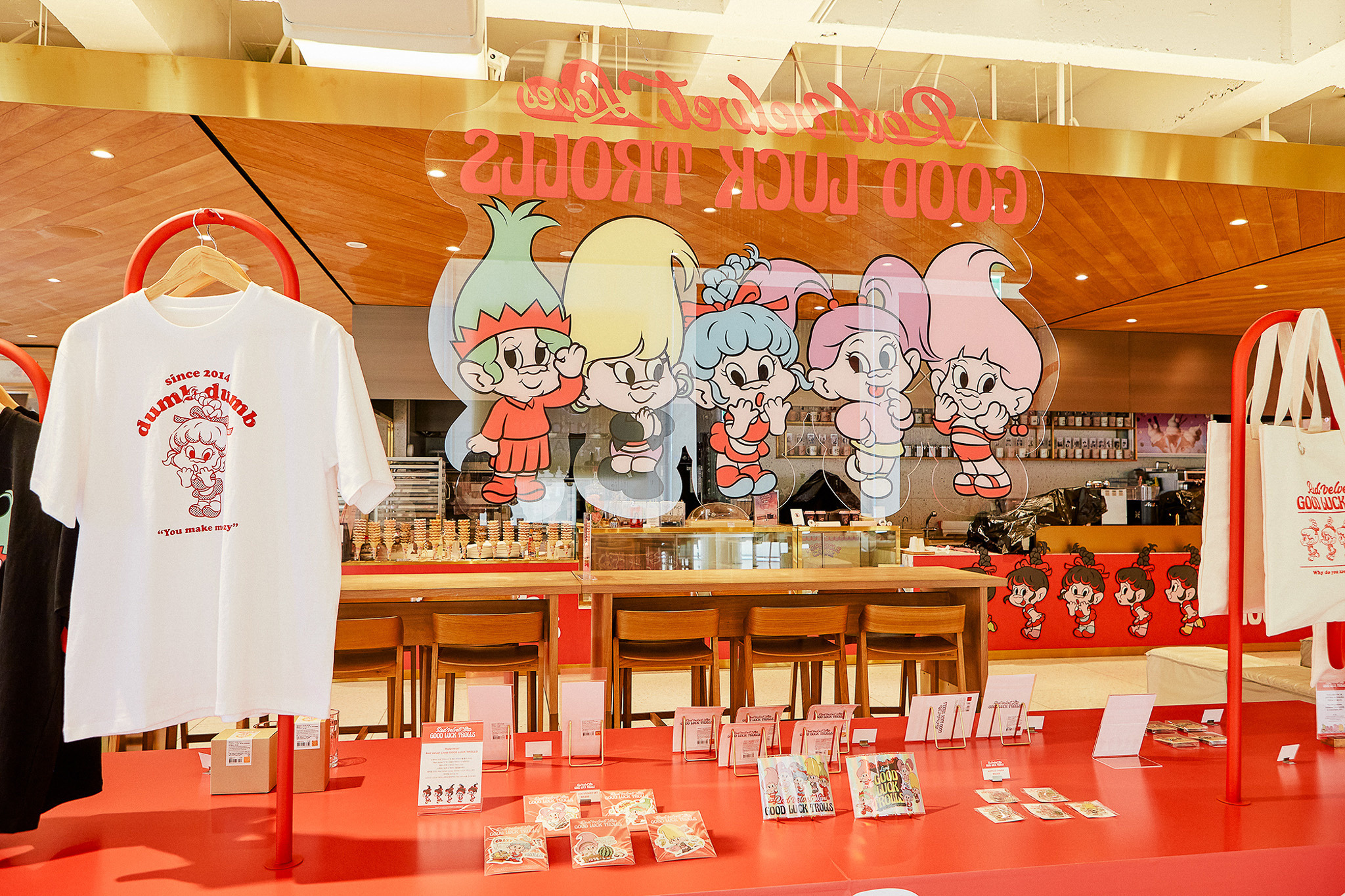 Red velvet Loves GOOD LUCK TROLLS