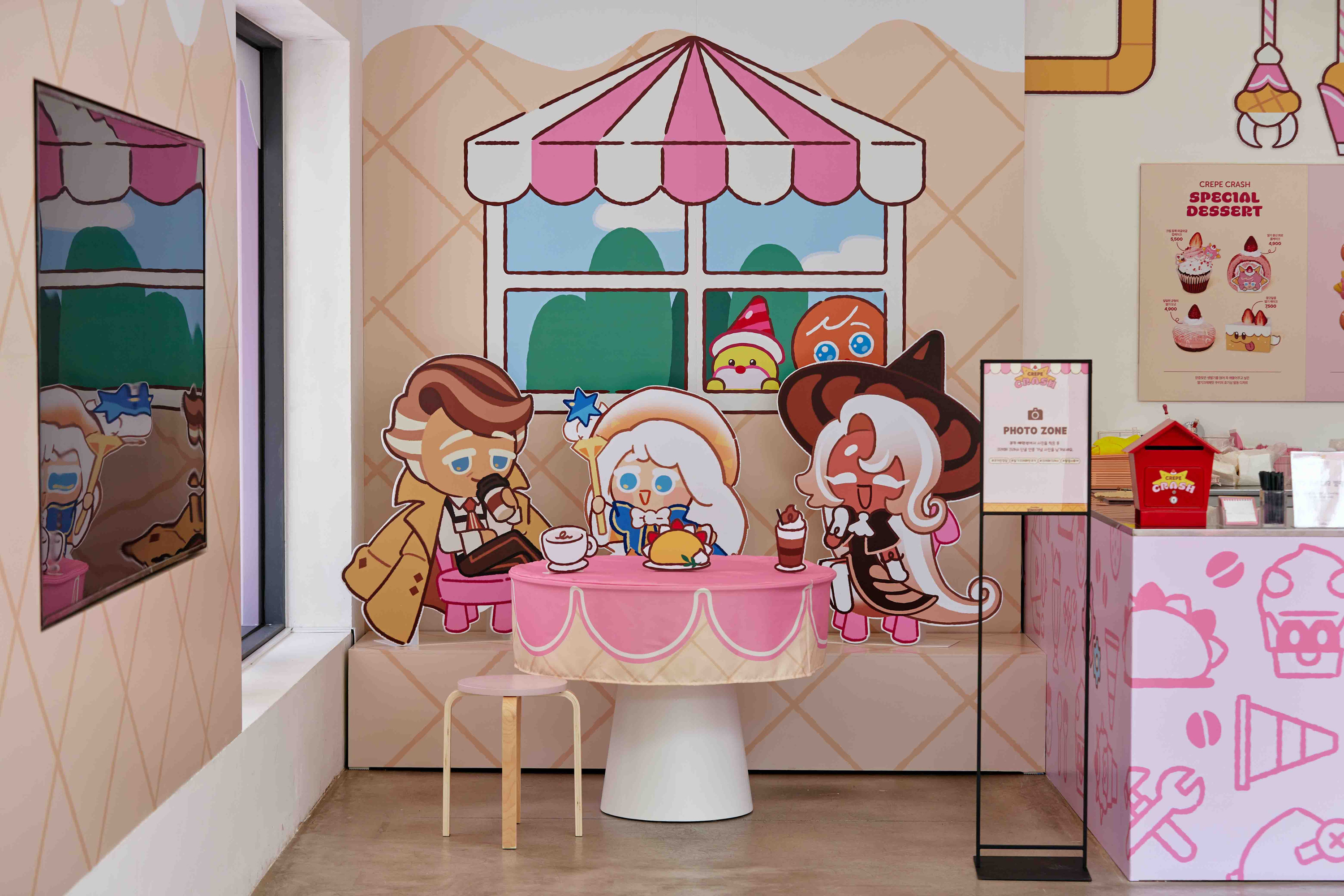 CREPE CRASH Pop-up Cafe